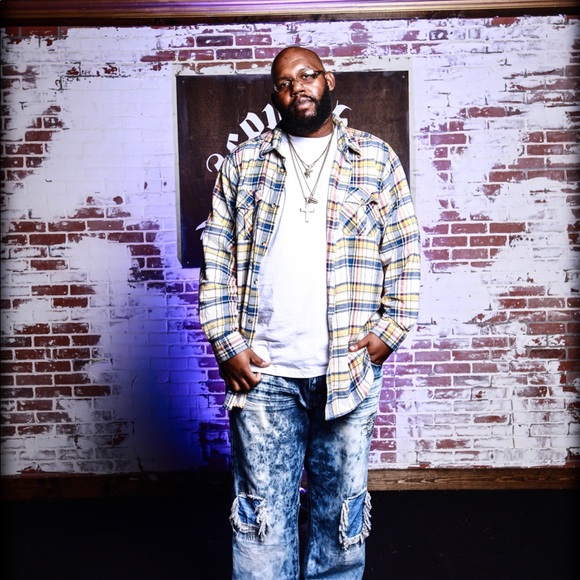 Meet your Posher, Joshua - Picture 2 of 5